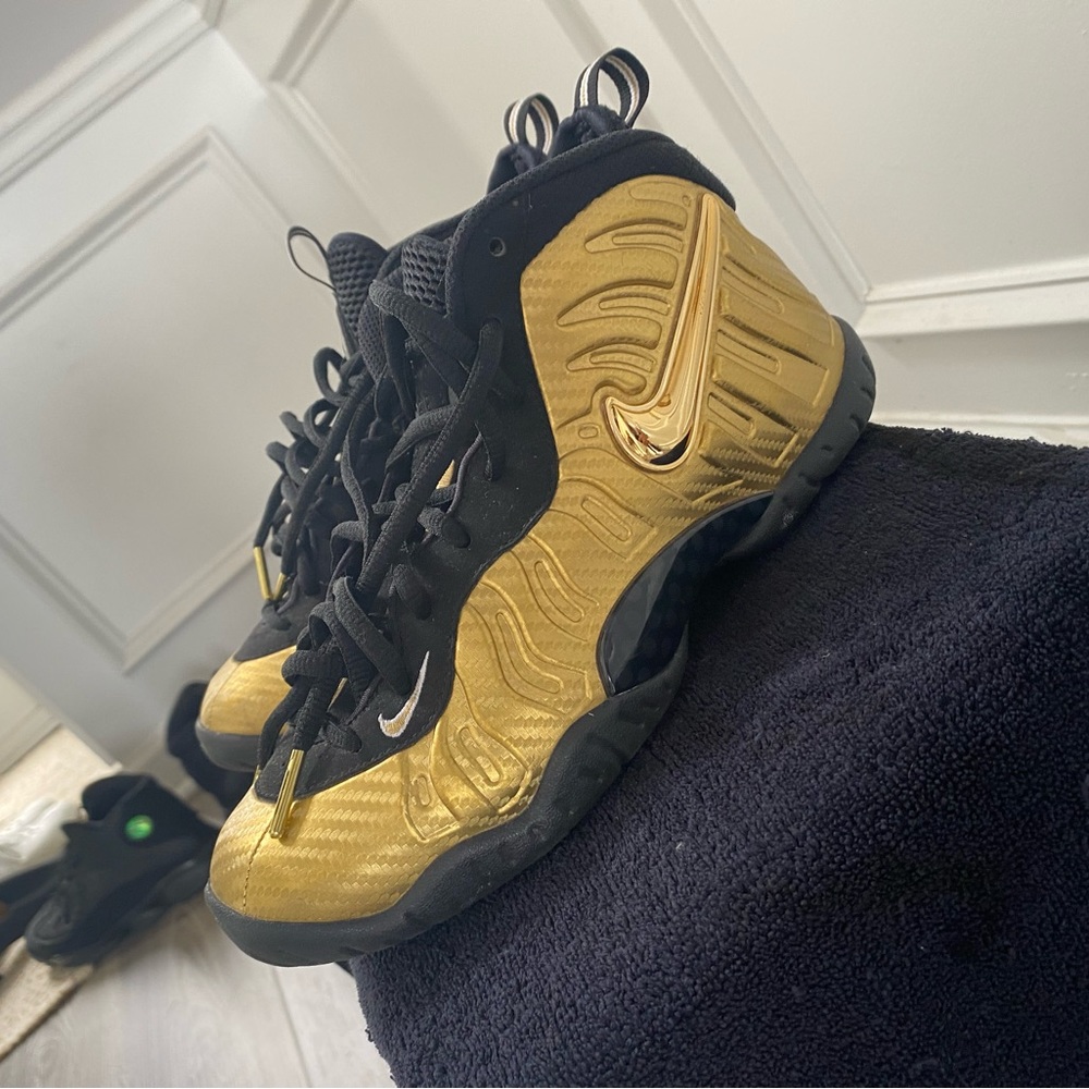Air Foamposit Pro “Metallic Gold”